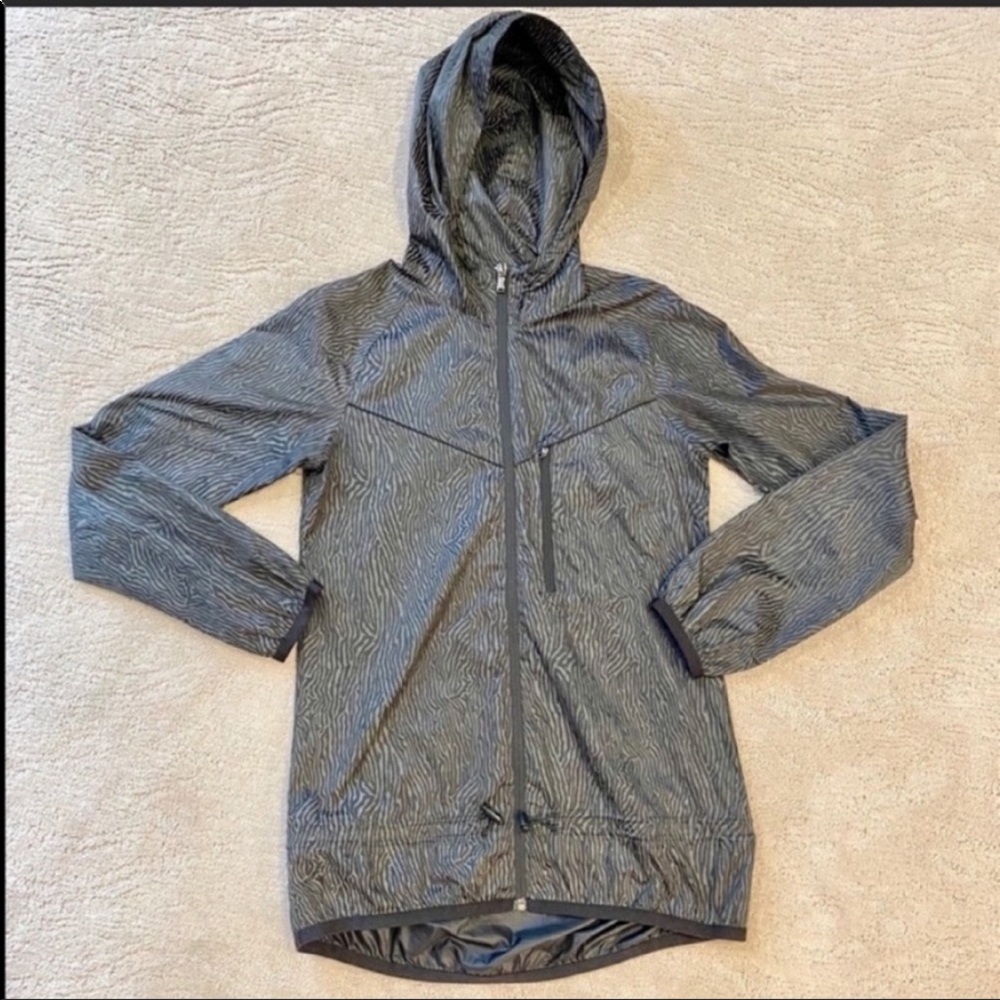 NIKE Like New Super Reflective Wind Breaker!